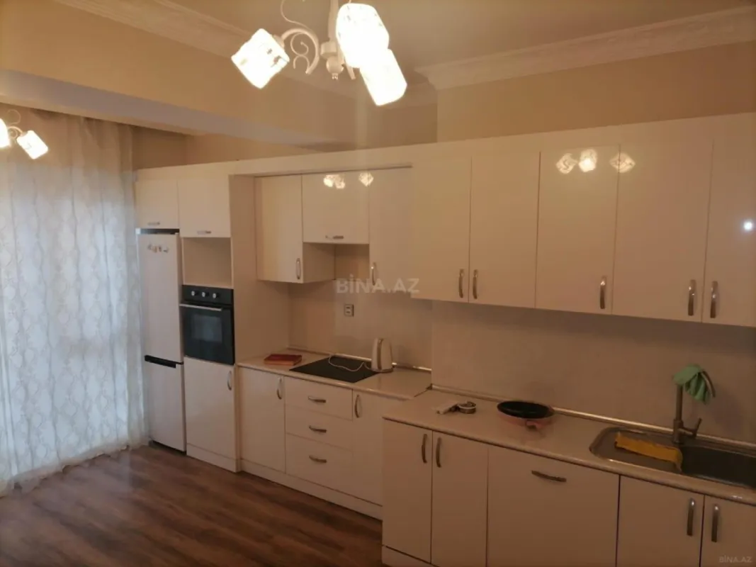 Kirayə verilir 2 otaqlı mənzil 86 m²
