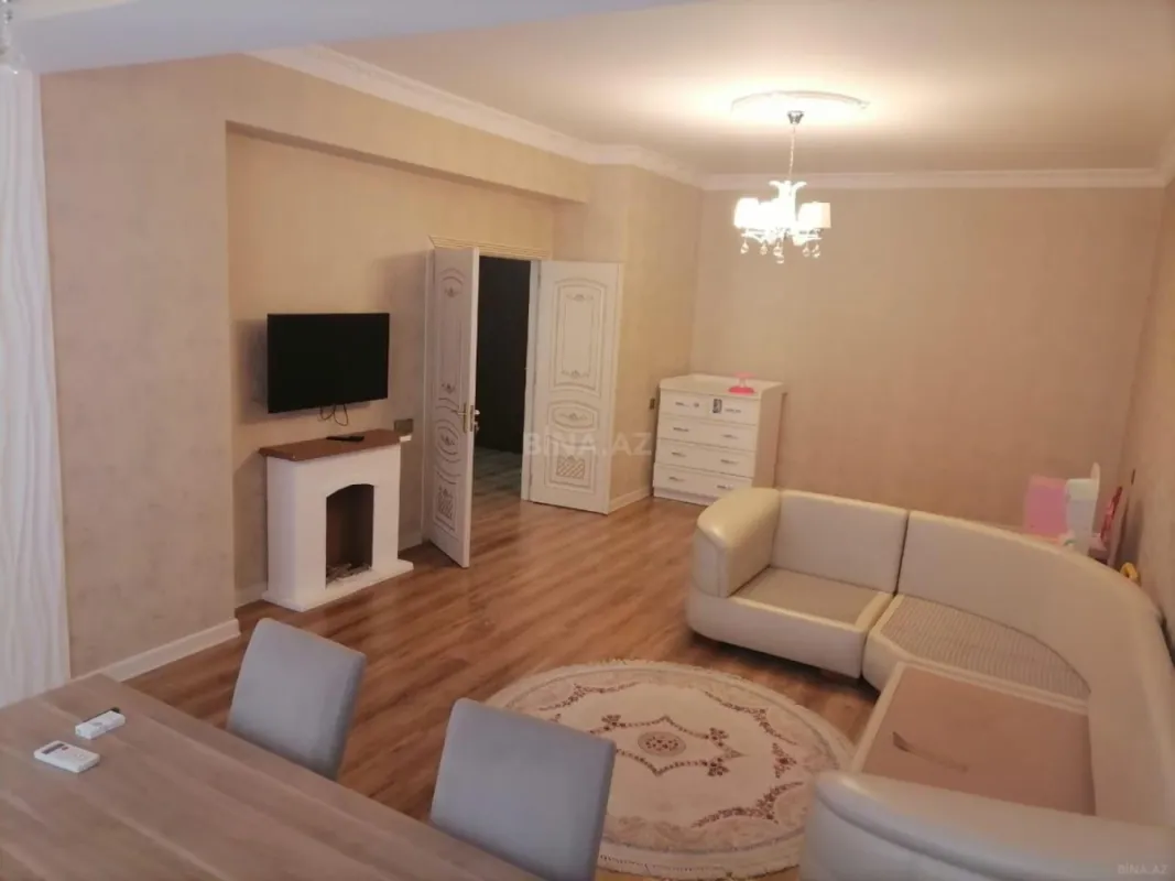 Kirayə verilir 2 otaqlı mənzil 86 m²