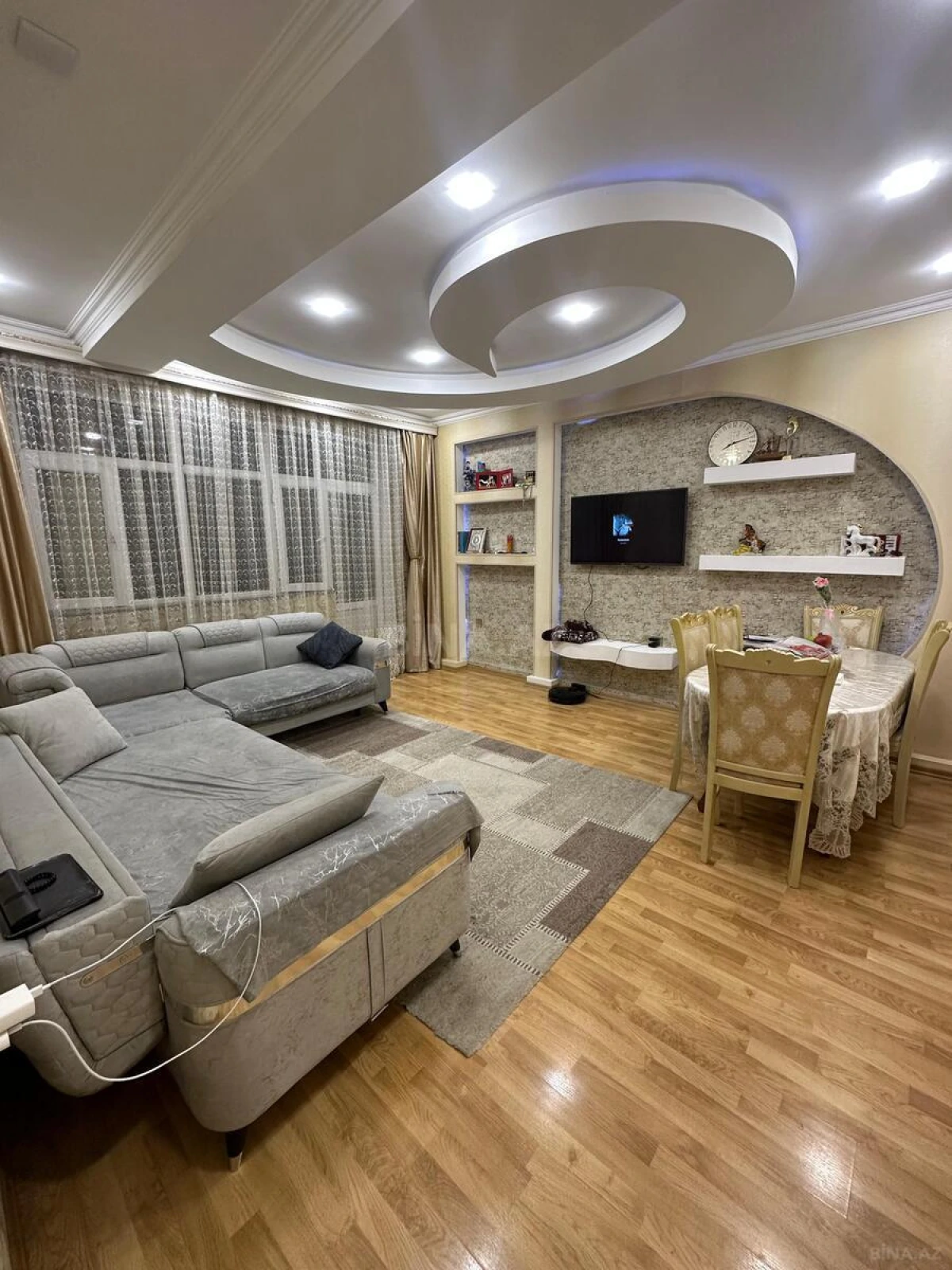 Satılır 3 otaqlı mənzil 77 m²