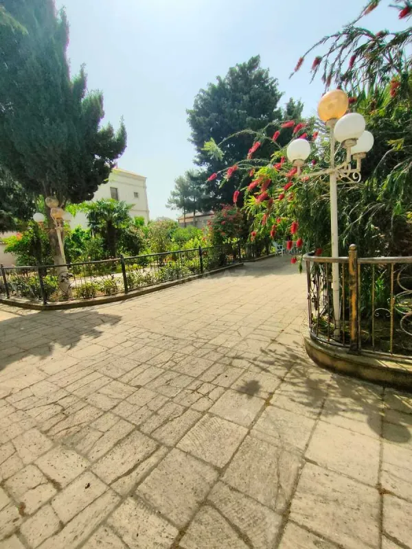 Satılır 4 otaqlı həyət evi 200 m²
