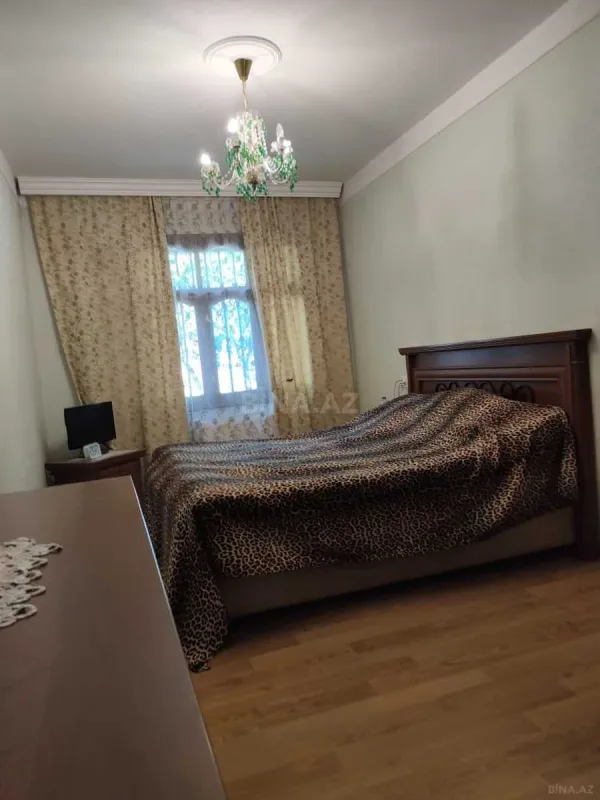 Satılır 4 otaqlı həyət evi 200 m²