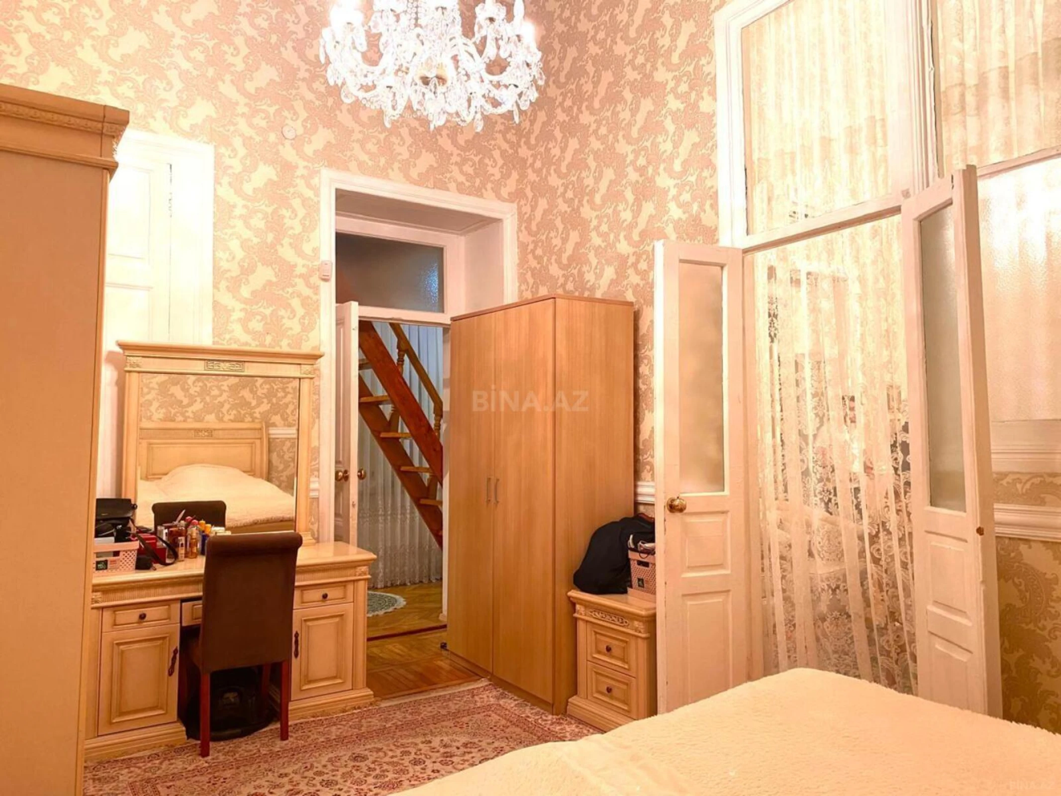 Satılır 4 otaqlı mənzil 100 m²