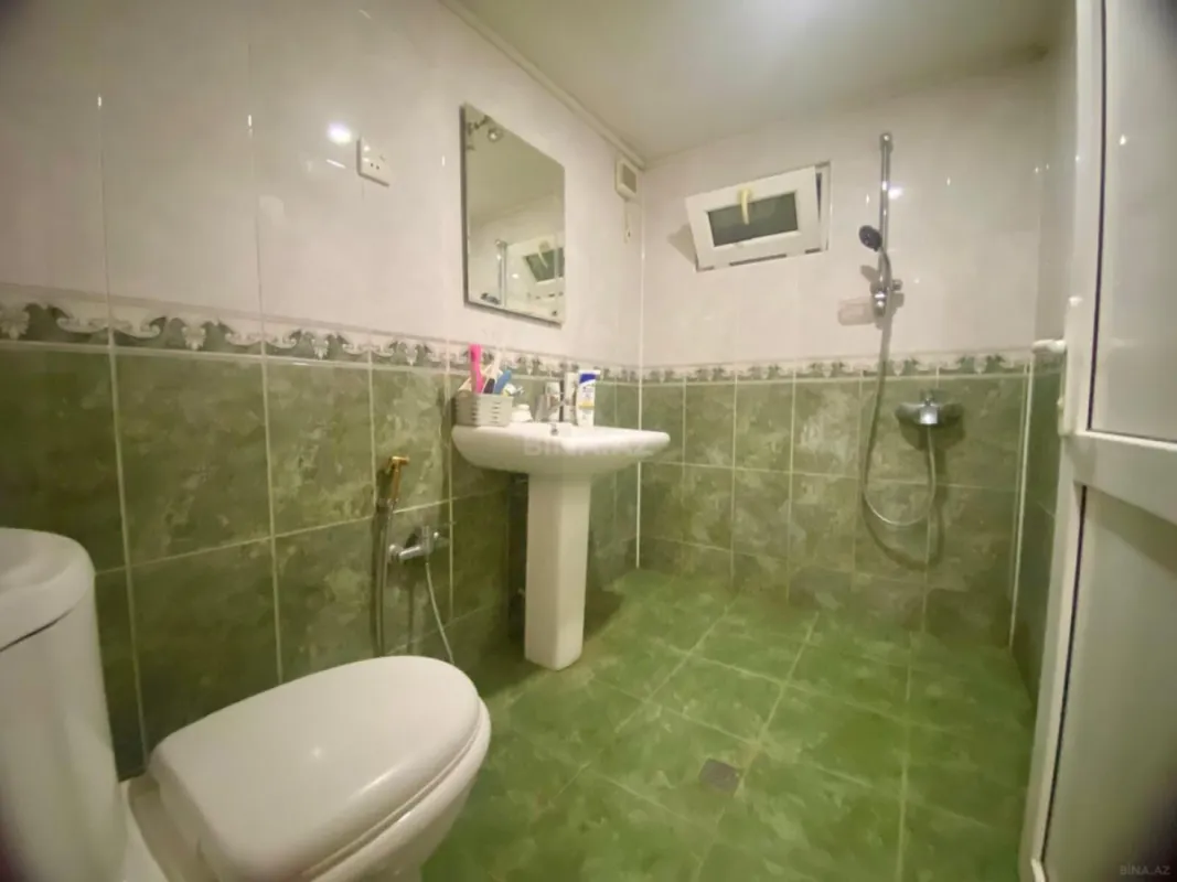 Satılır 4 otaqlı mənzil 100 m²