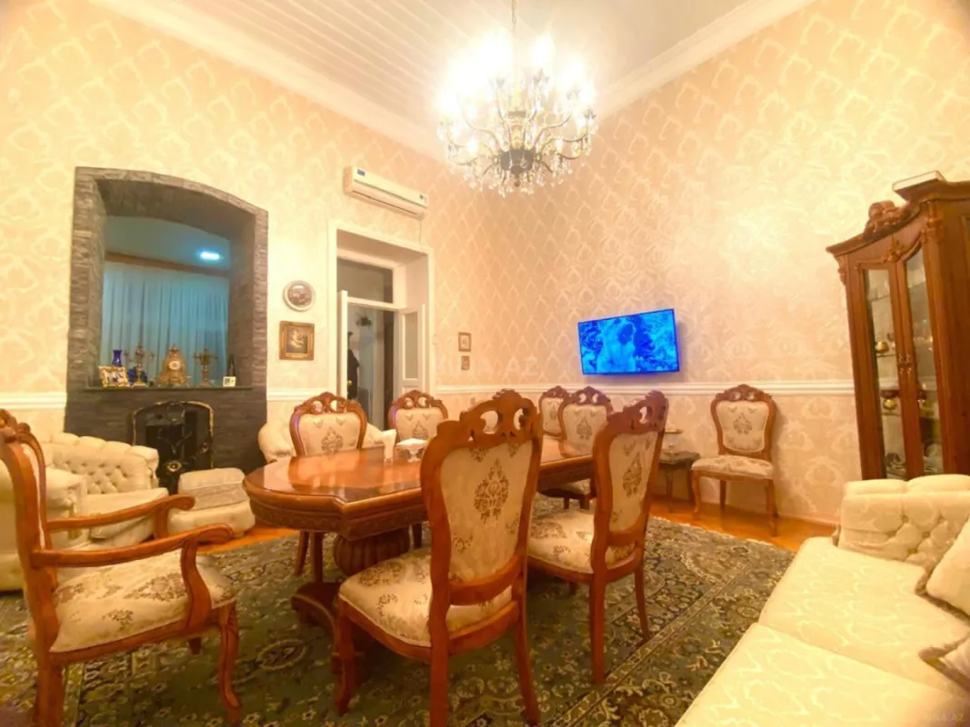 Satılır 4 otaqlı mənzil 100 m²