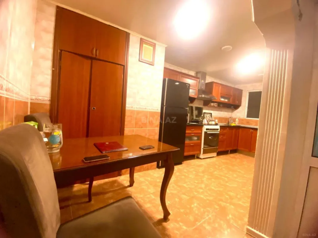 Satılır 4 otaqlı mənzil 100 m²