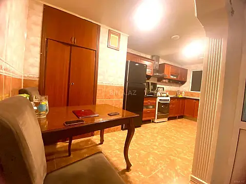 Satılır 4 otaqlı mənzil 100 m²