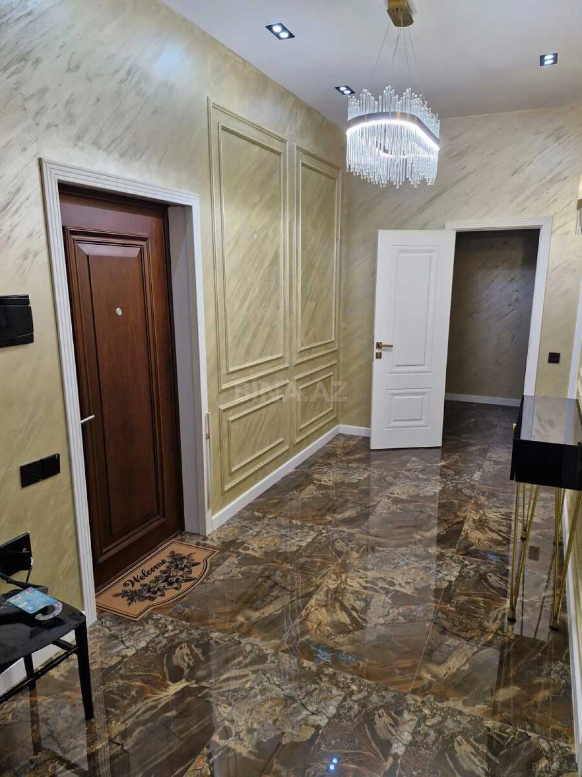 Kirayə verilir 2 otaqlı mənzil 80 m²