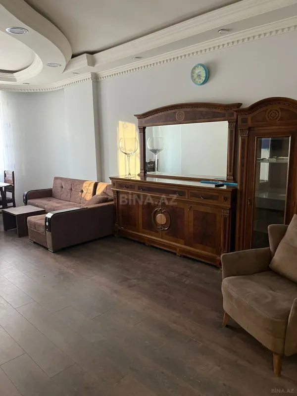 Kirayə verilir 3 otaqlı mənzil 130 m²