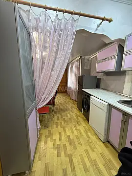 Kirayə verilir 2 otaqlı mənzil 74 m²
