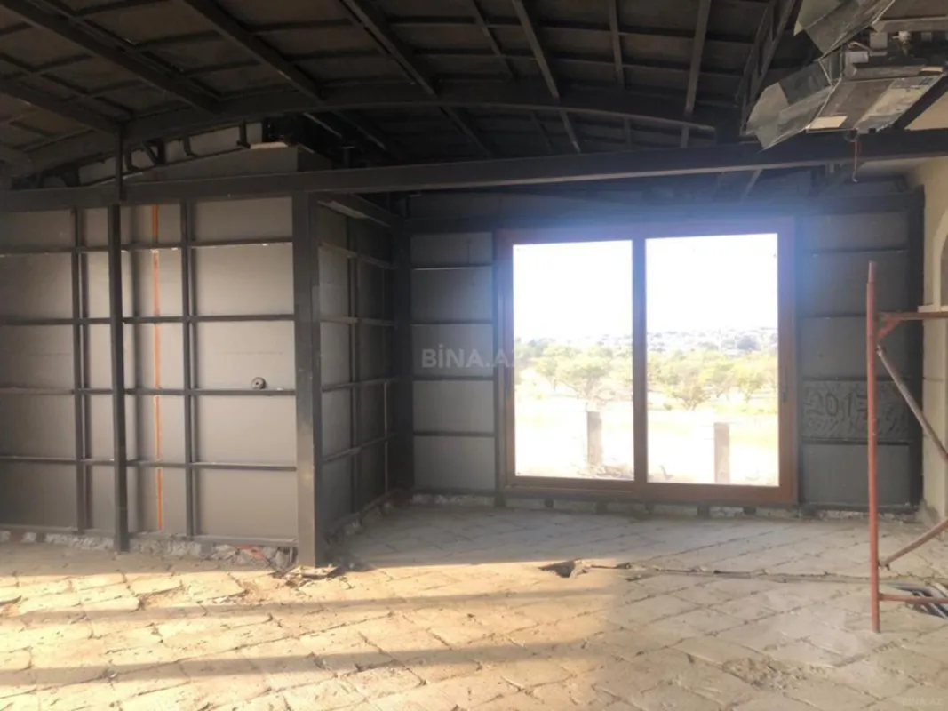 Satılır 8 otaqlı həyət evi 300 m²