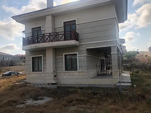 Satılır 8 otaqlı həyət evi 300 m²