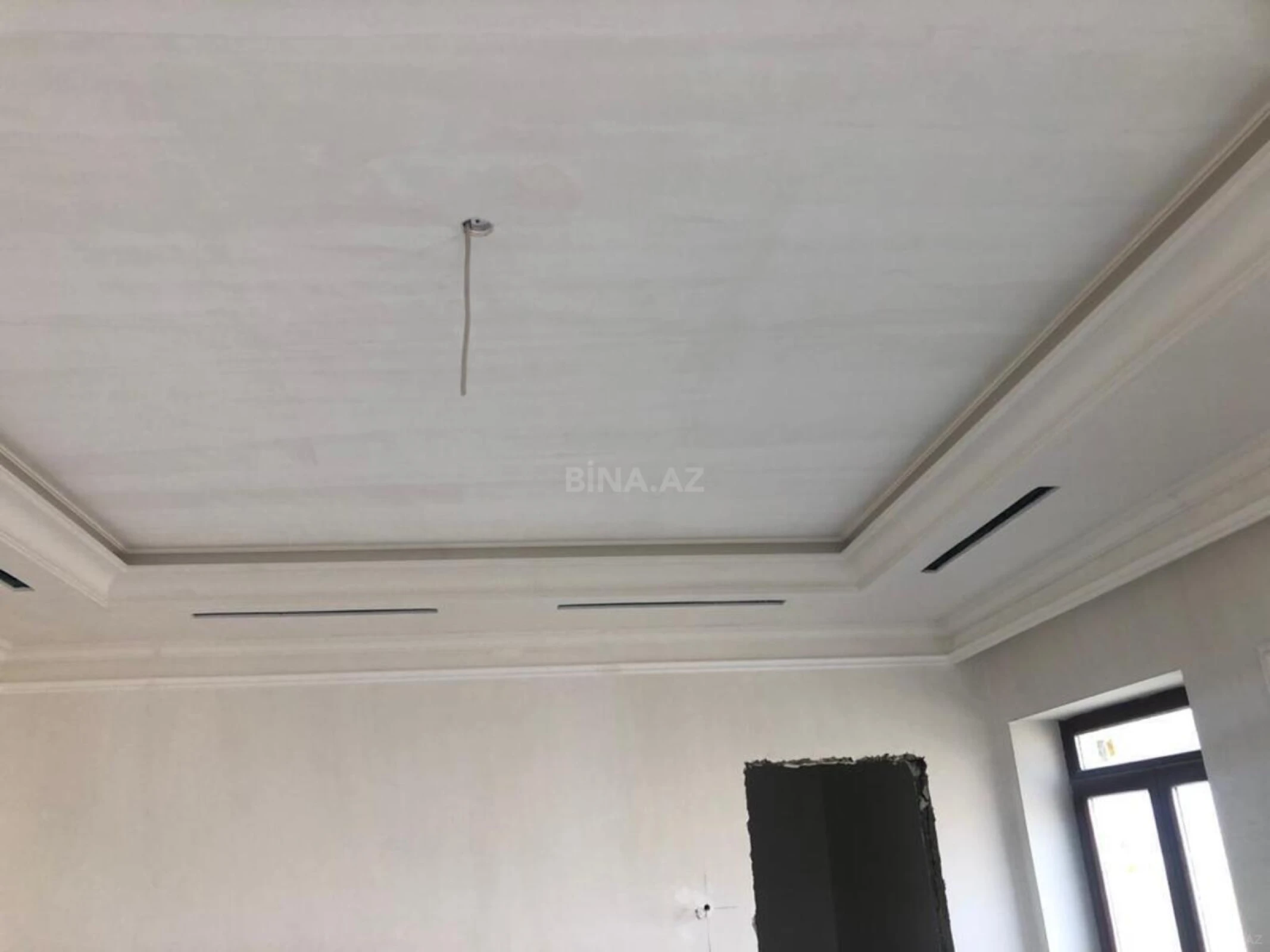 Satılır 8 otaqlı həyət evi 300 m²