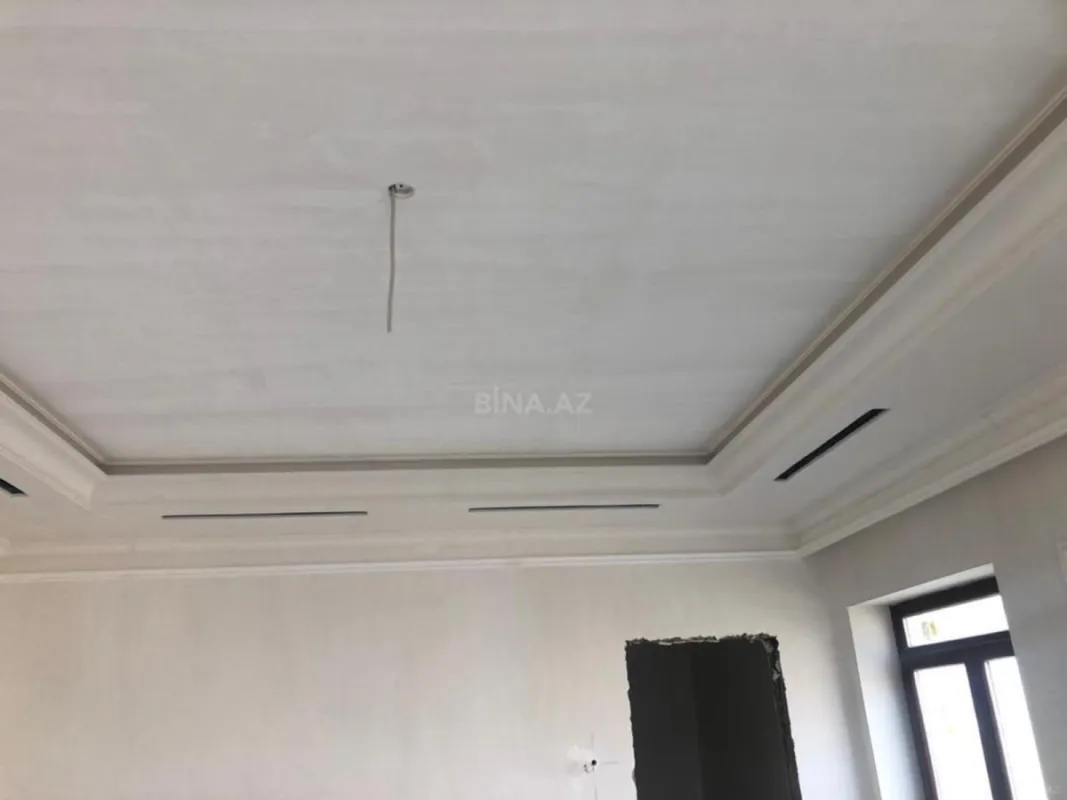 Satılır 8 otaqlı həyət evi 300 m²