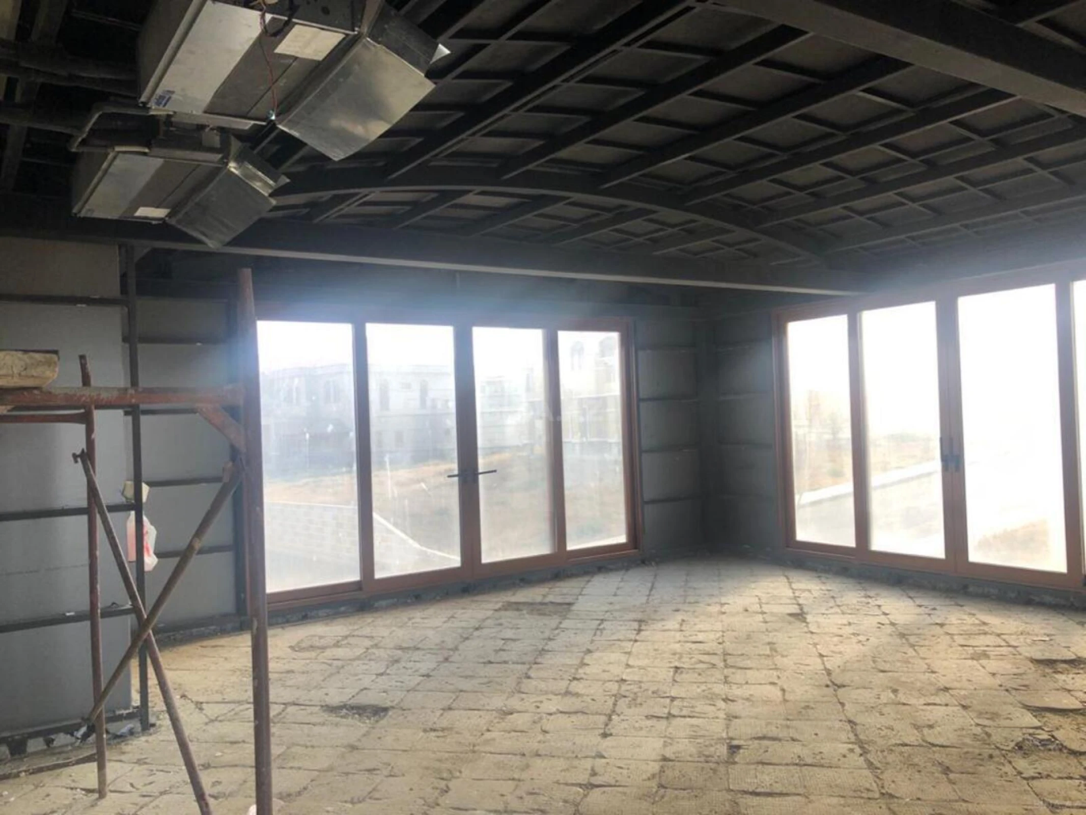 Satılır 8 otaqlı həyət evi 300 m²