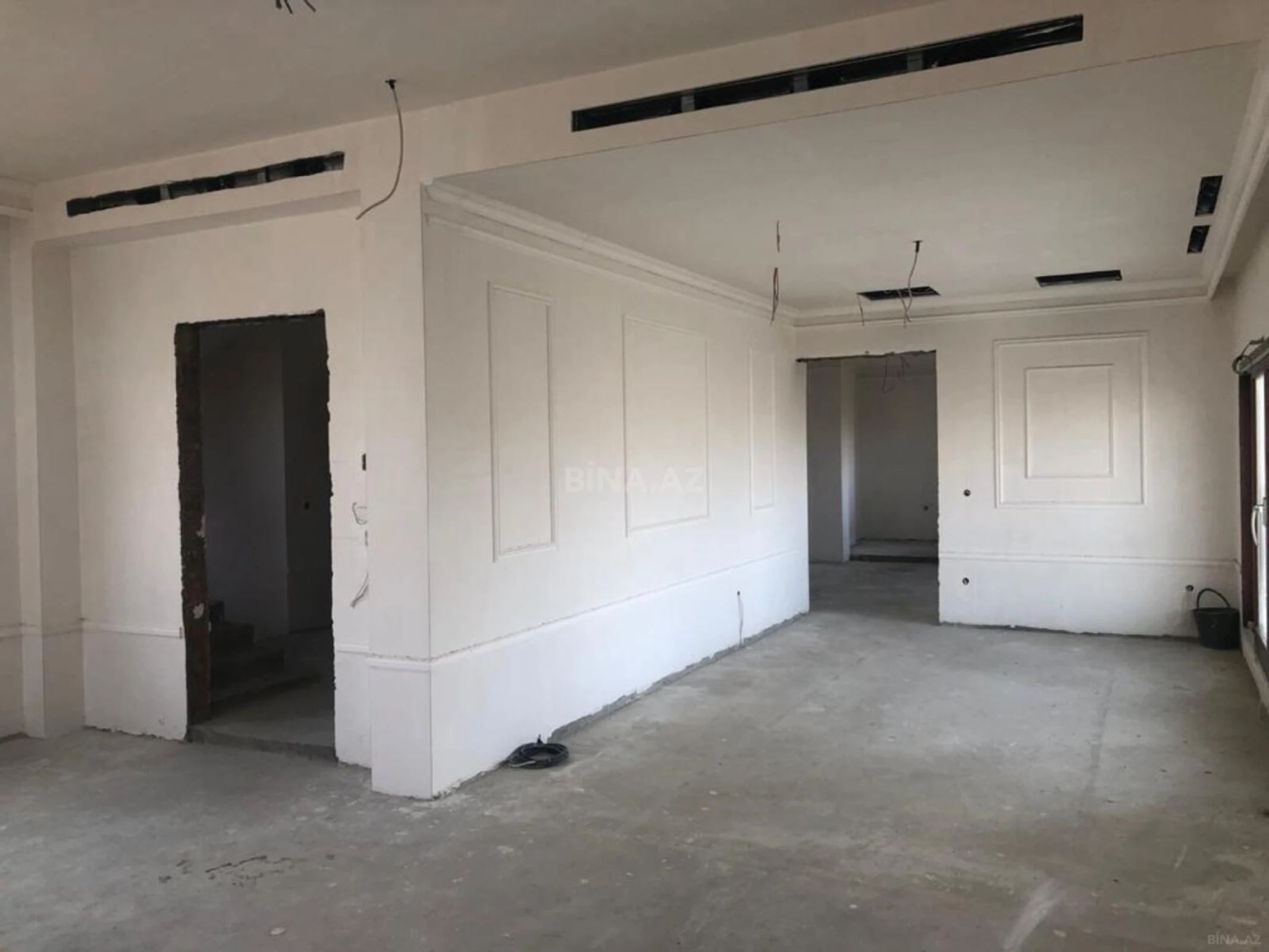 Satılır 8 otaqlı həyət evi 300 m²