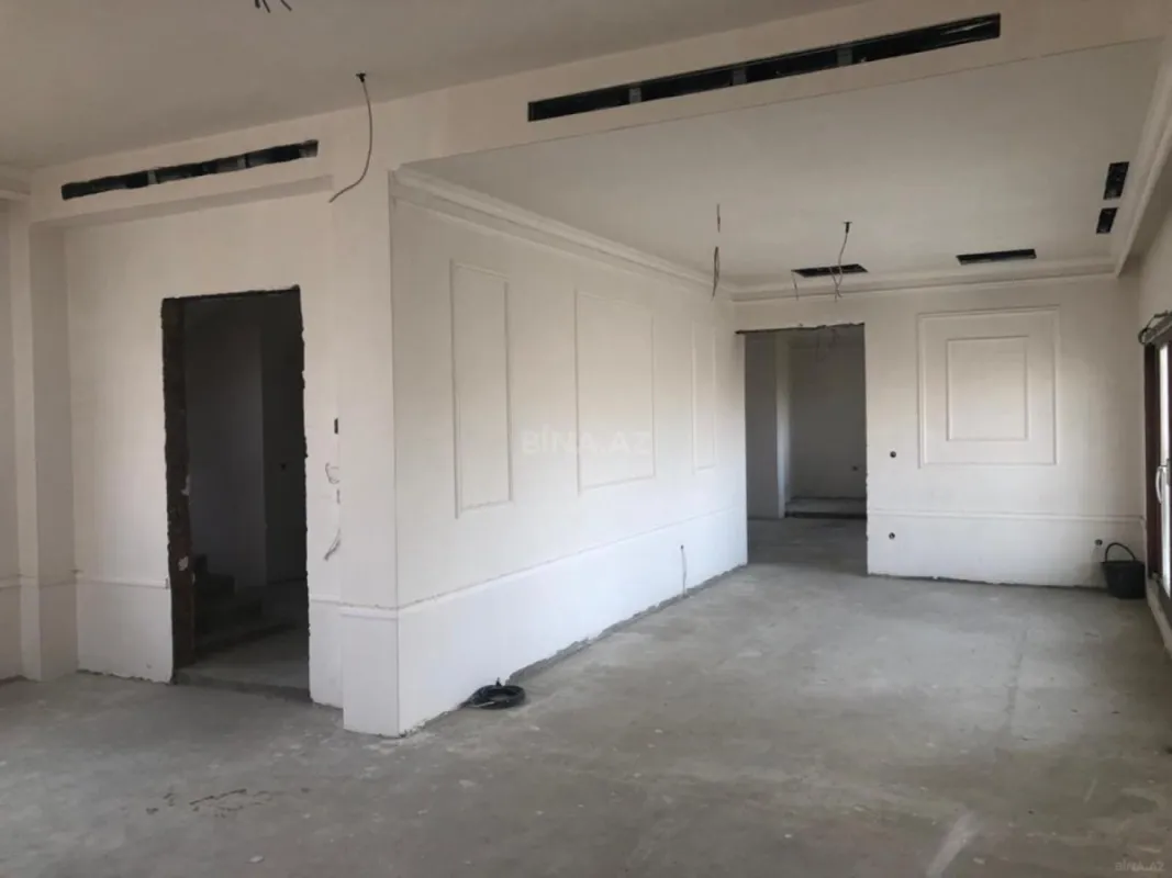 Satılır 8 otaqlı həyət evi 300 m²