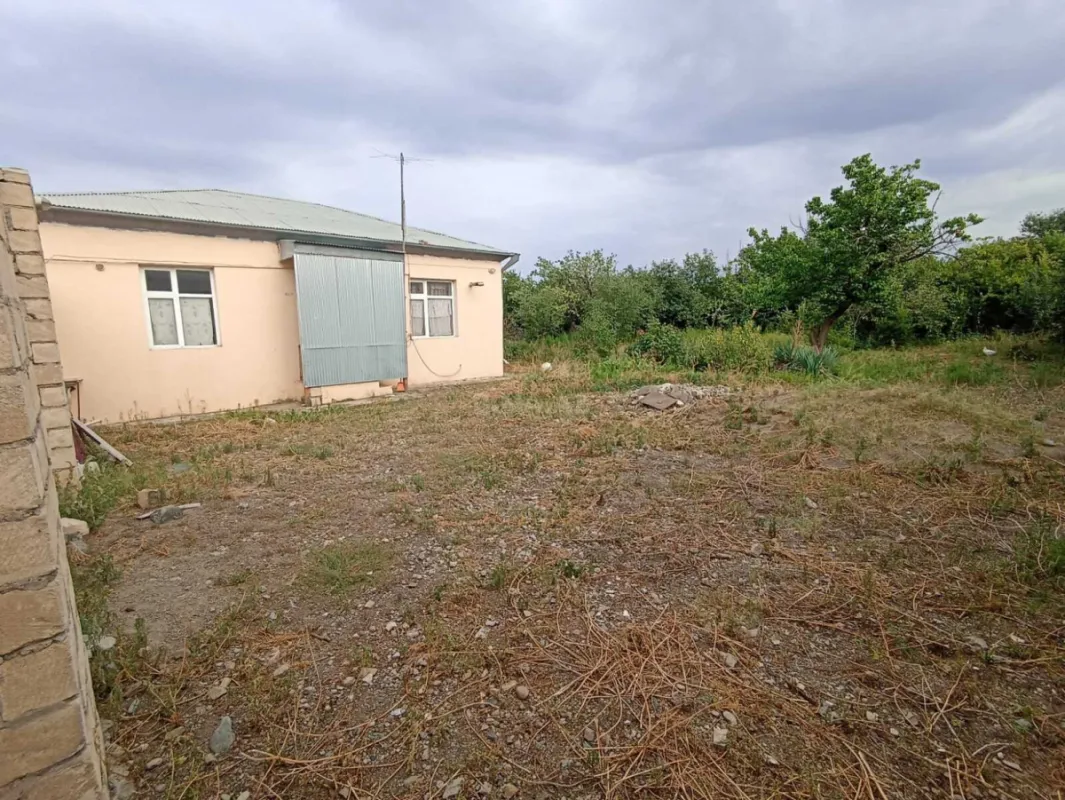 Satılır 1 otaqlı həyət evi 60 m²