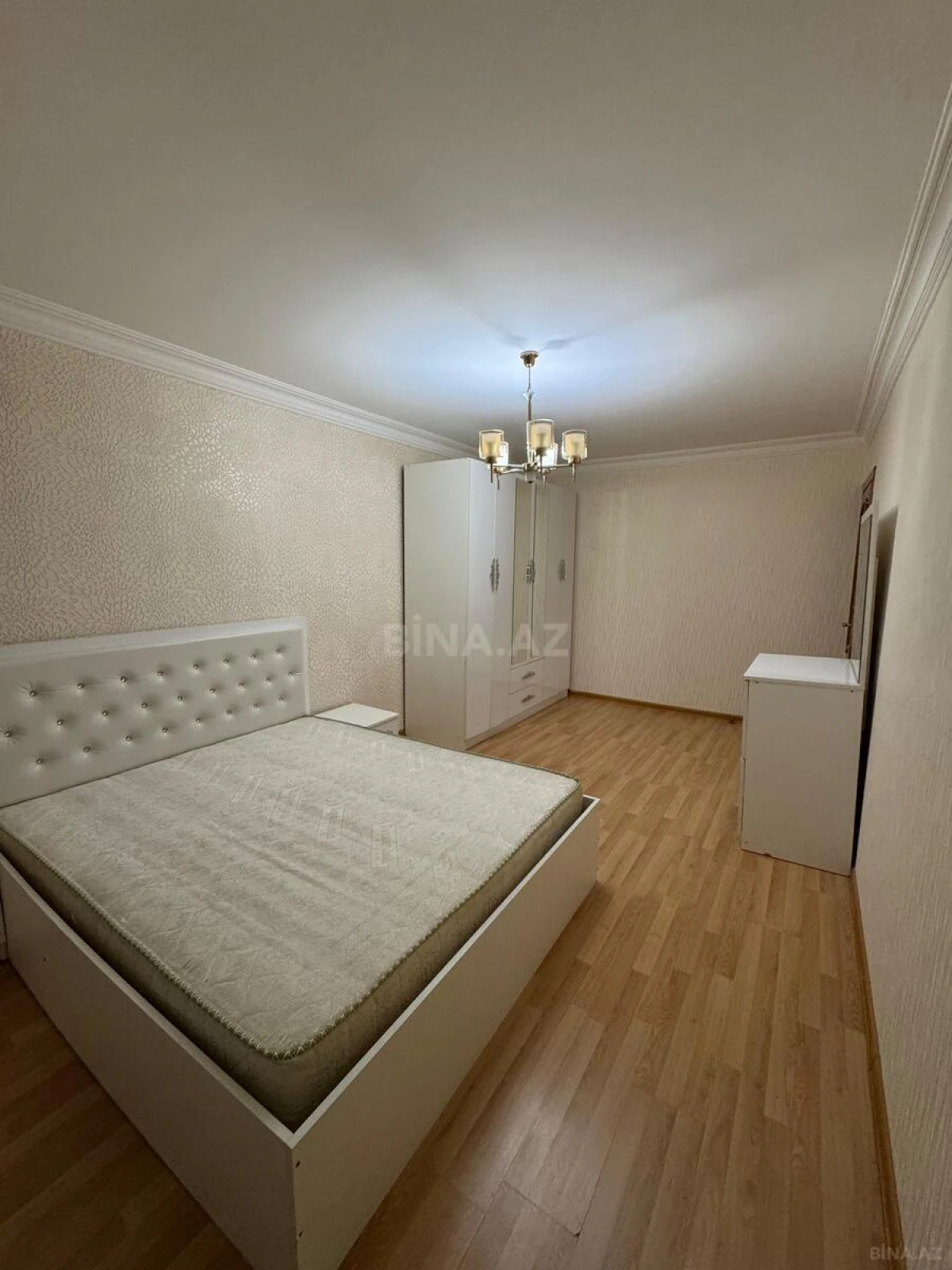 Kirayə verilir 4 otaqlı mənzil 100 m²