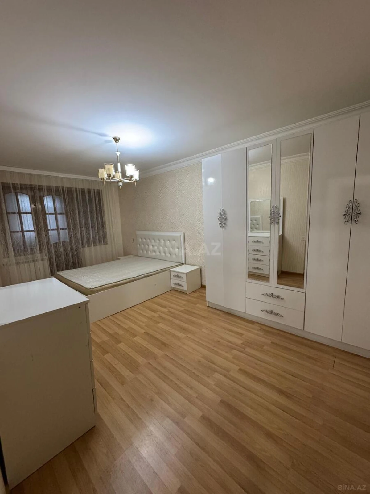 Kirayə verilir 4 otaqlı mənzil 100 m²