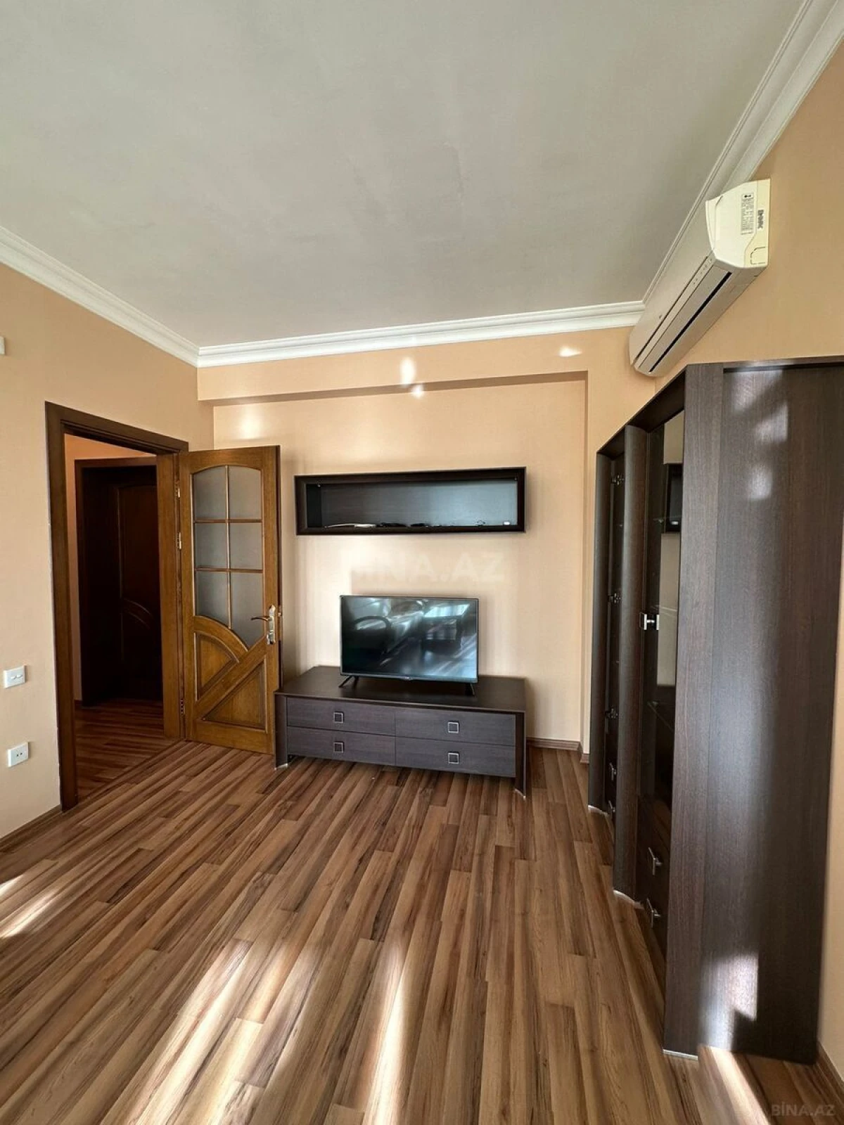 Satılır 3 otaqlı mənzil 110 m²