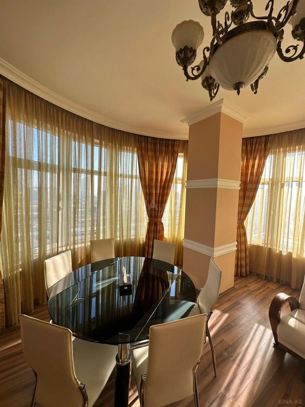 Satılır 3 otaqlı mənzil 110 m²