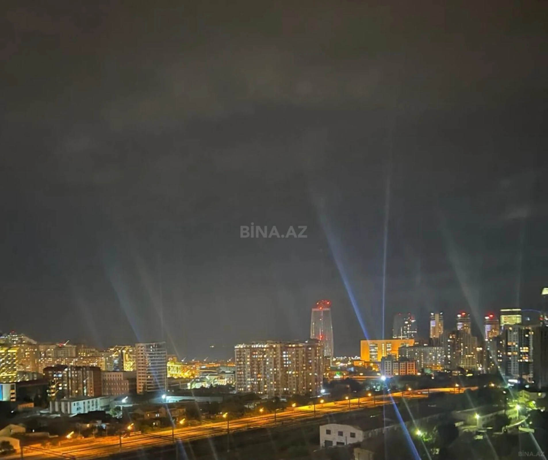 Satılır 3 otaqlı mənzil 110 m²