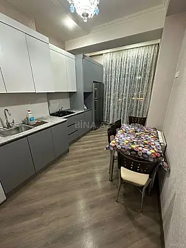 Kirayə verilir 2 otaqlı mənzil 80 m²