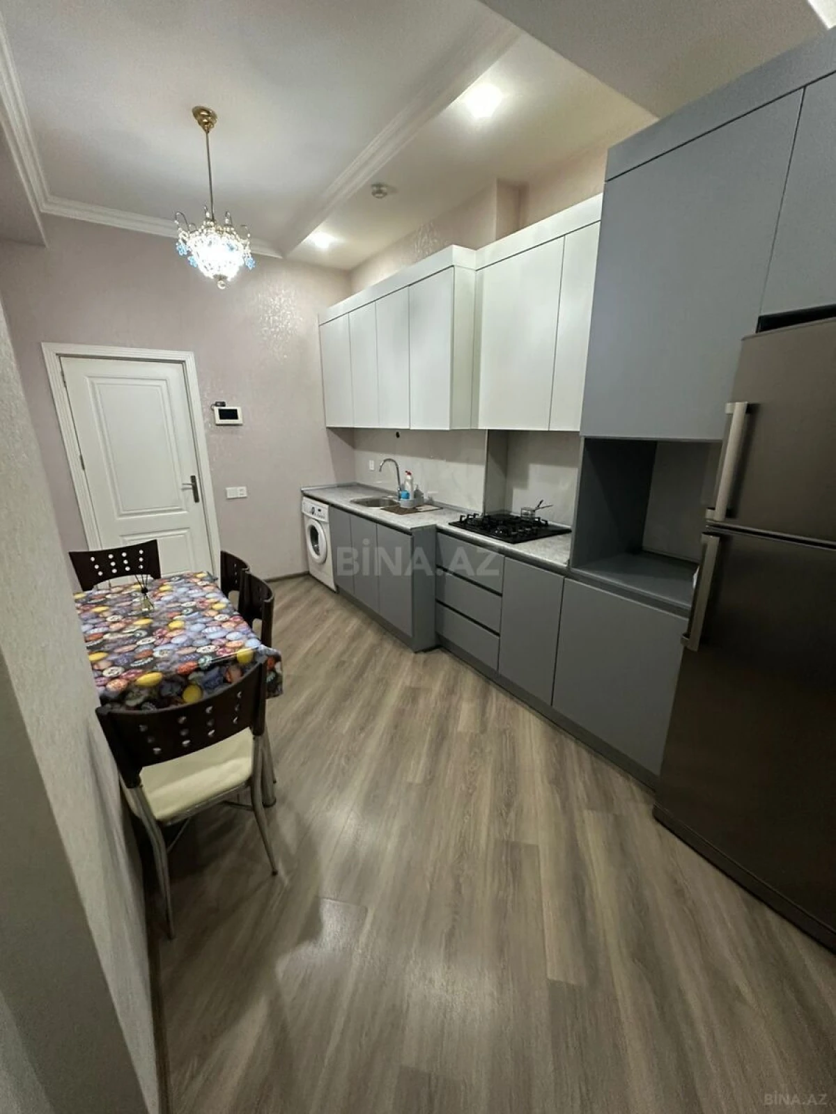 Kirayə verilir 2 otaqlı mənzil 80 m²