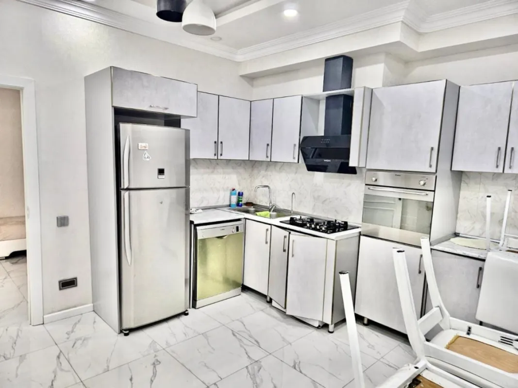 Kirayə verilir 2 otaqlı mənzil 85 m²