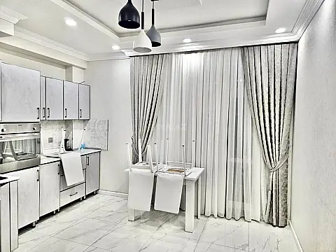 Kirayə verilir 2 otaqlı mənzil 85 m²