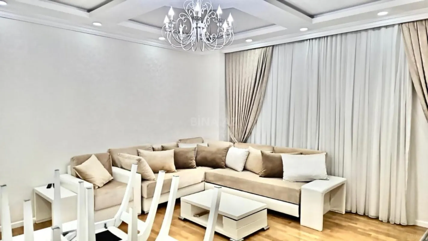 Kirayə verilir 2 otaqlı mənzil 85 m²