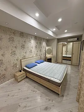 Kirayə verilir 2 otaqlı mənzil 95 m²