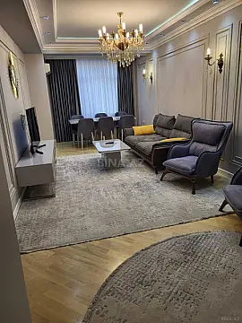 Kirayə verilir 3 otaqlı mənzil 121 m²