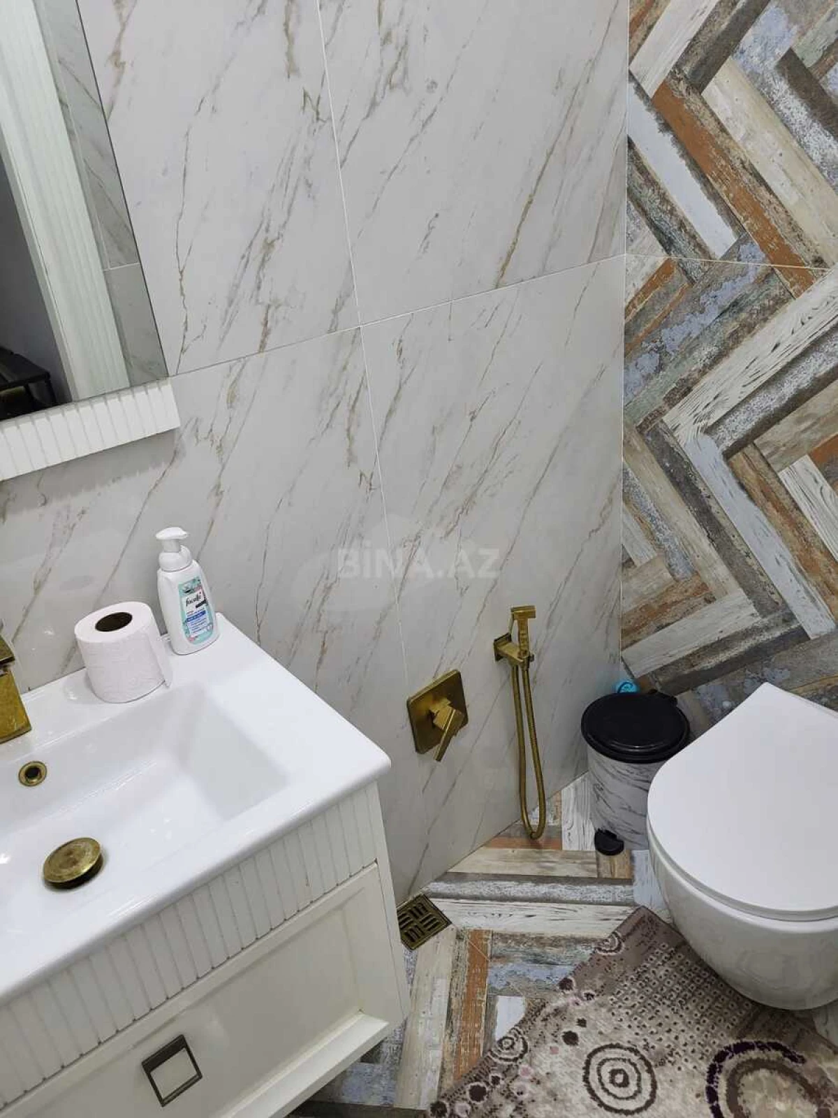 Kirayə verilir 3 otaqlı mənzil 121 m²