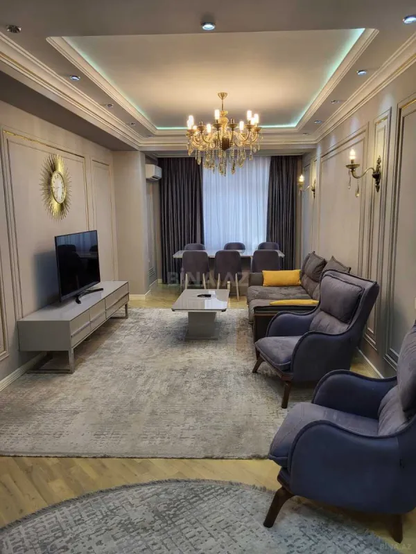 Kirayə verilir 3 otaqlı mənzil 121 m²