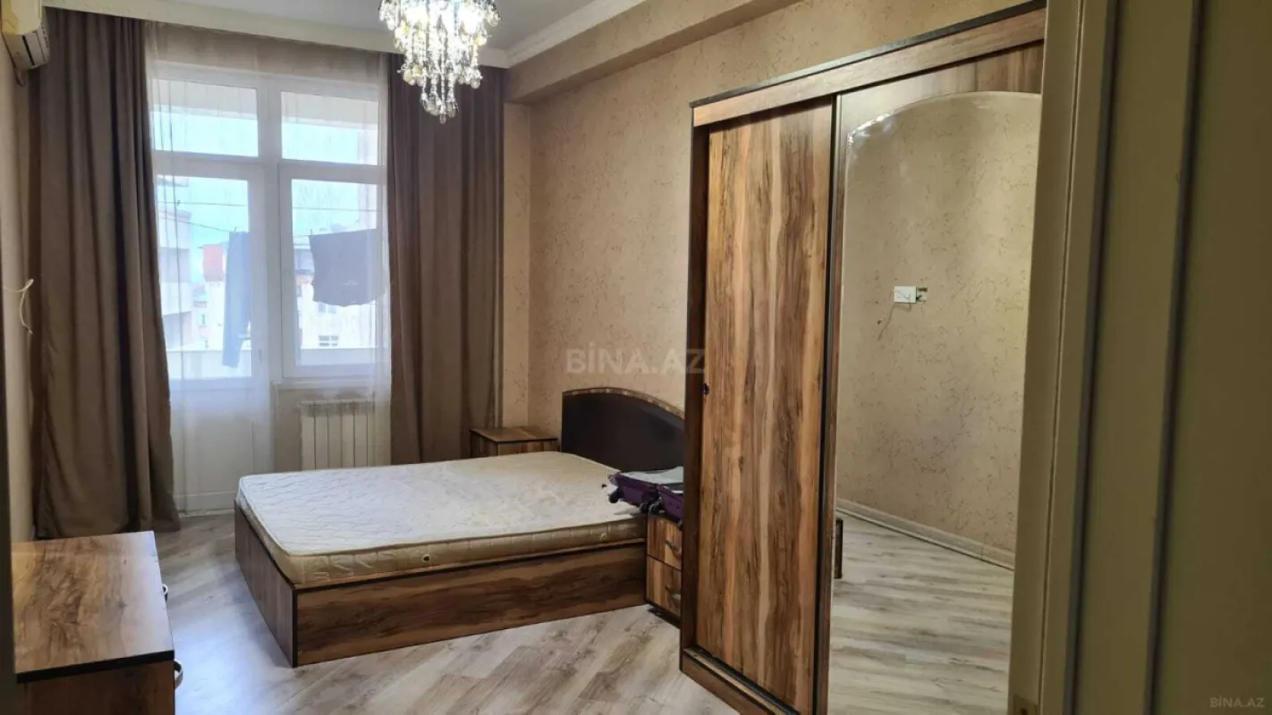 Kirayə verilir 3 otaqlı mənzil 150 m²