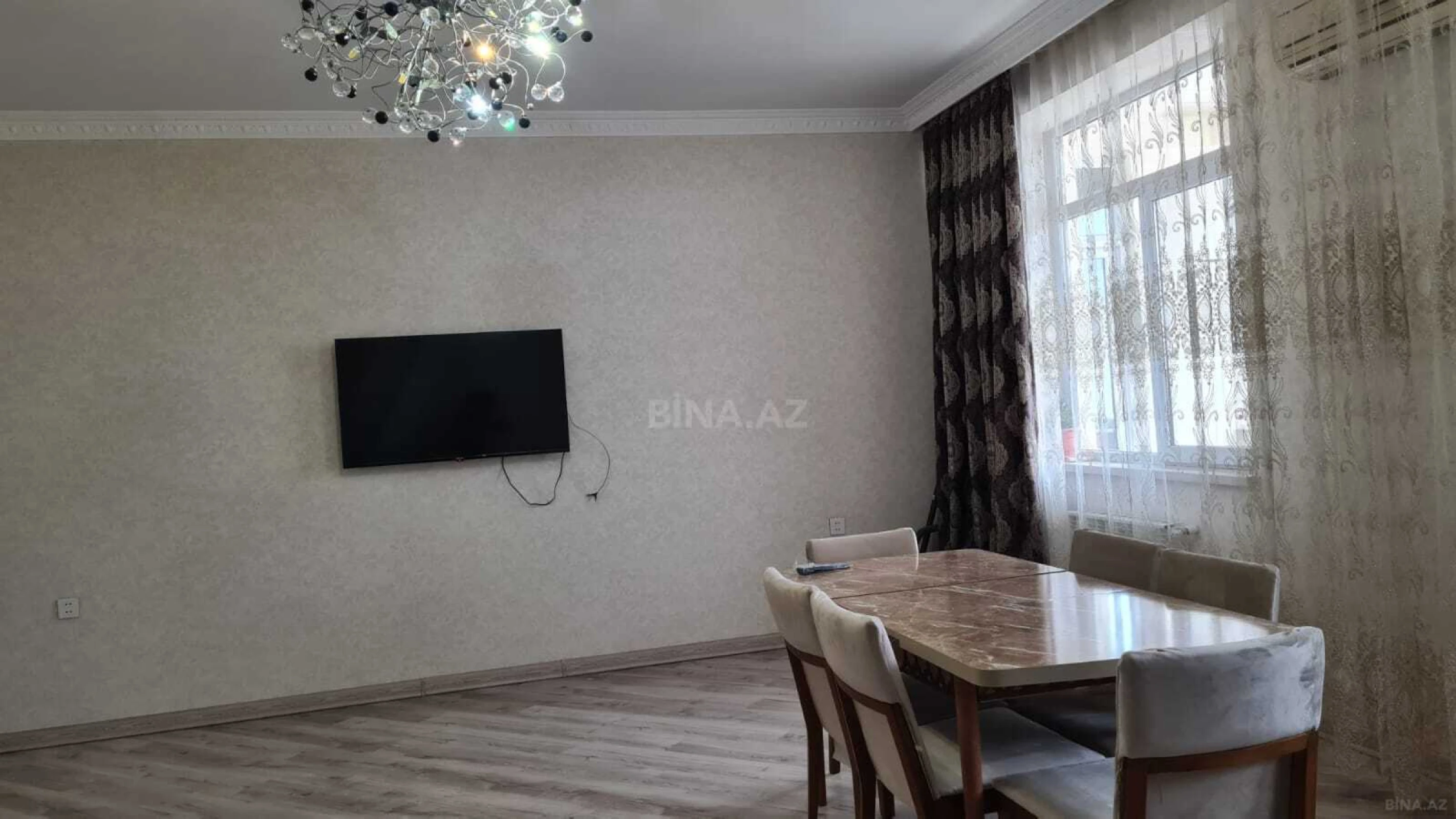 Kirayə verilir 3 otaqlı mənzil 150 m²