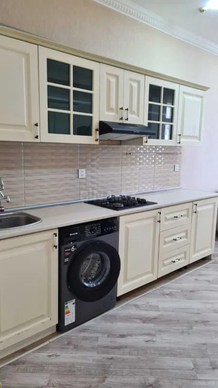Kirayə verilir 3 otaqlı mənzil 150 m²