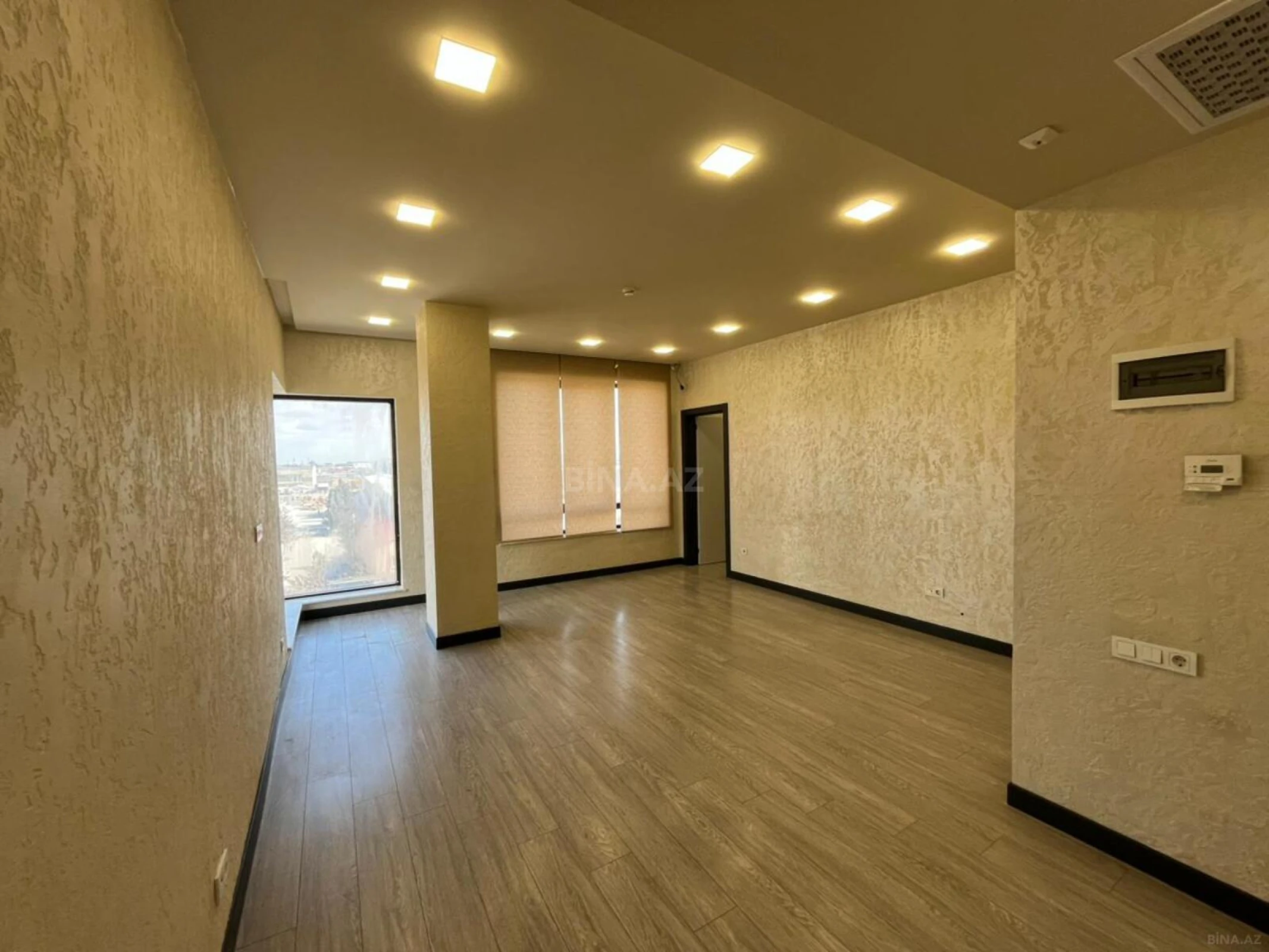 Kirayə verilir 2 otaqlı ofis 65 m²