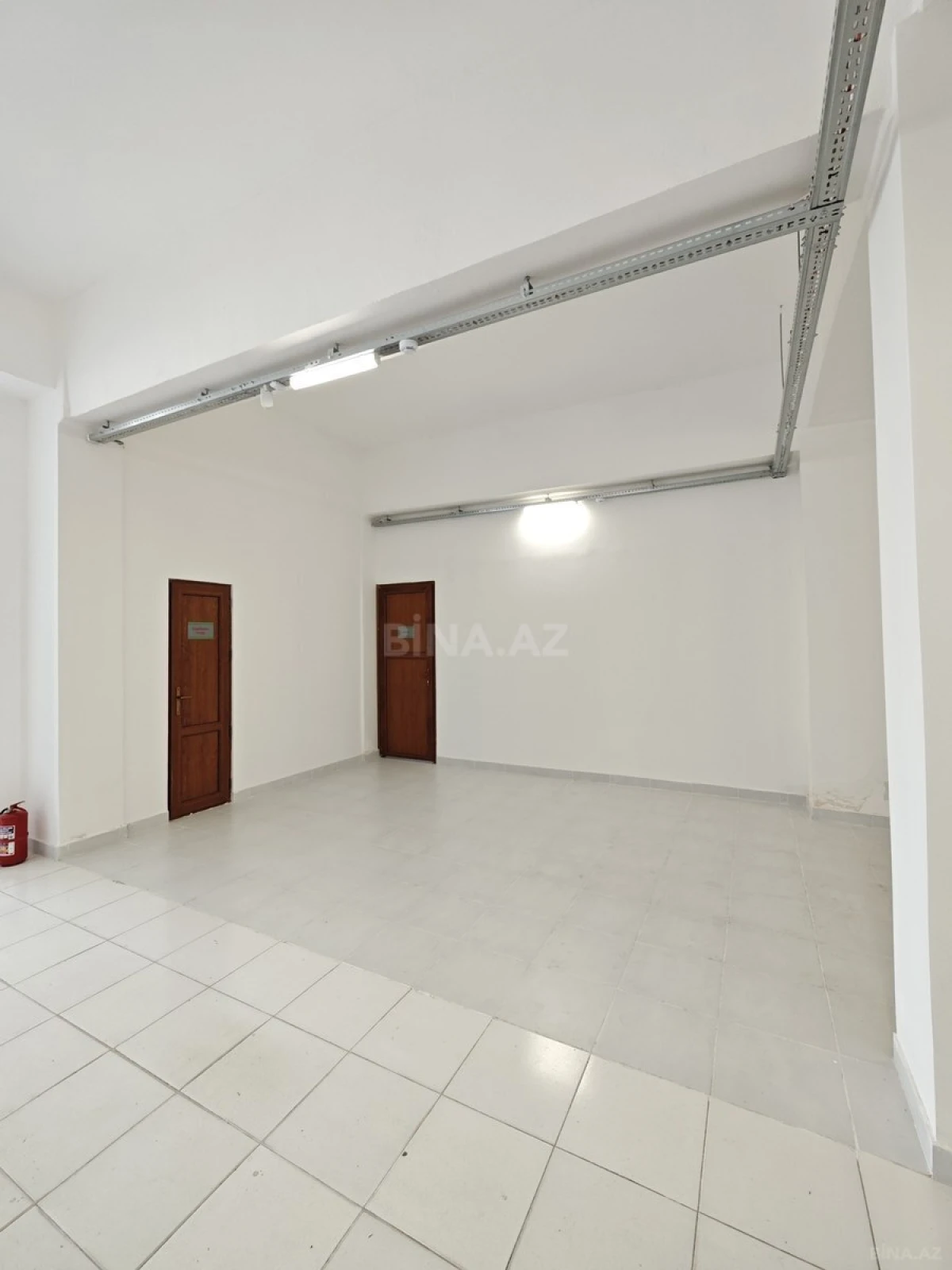 Satılır obyekt 260 m²