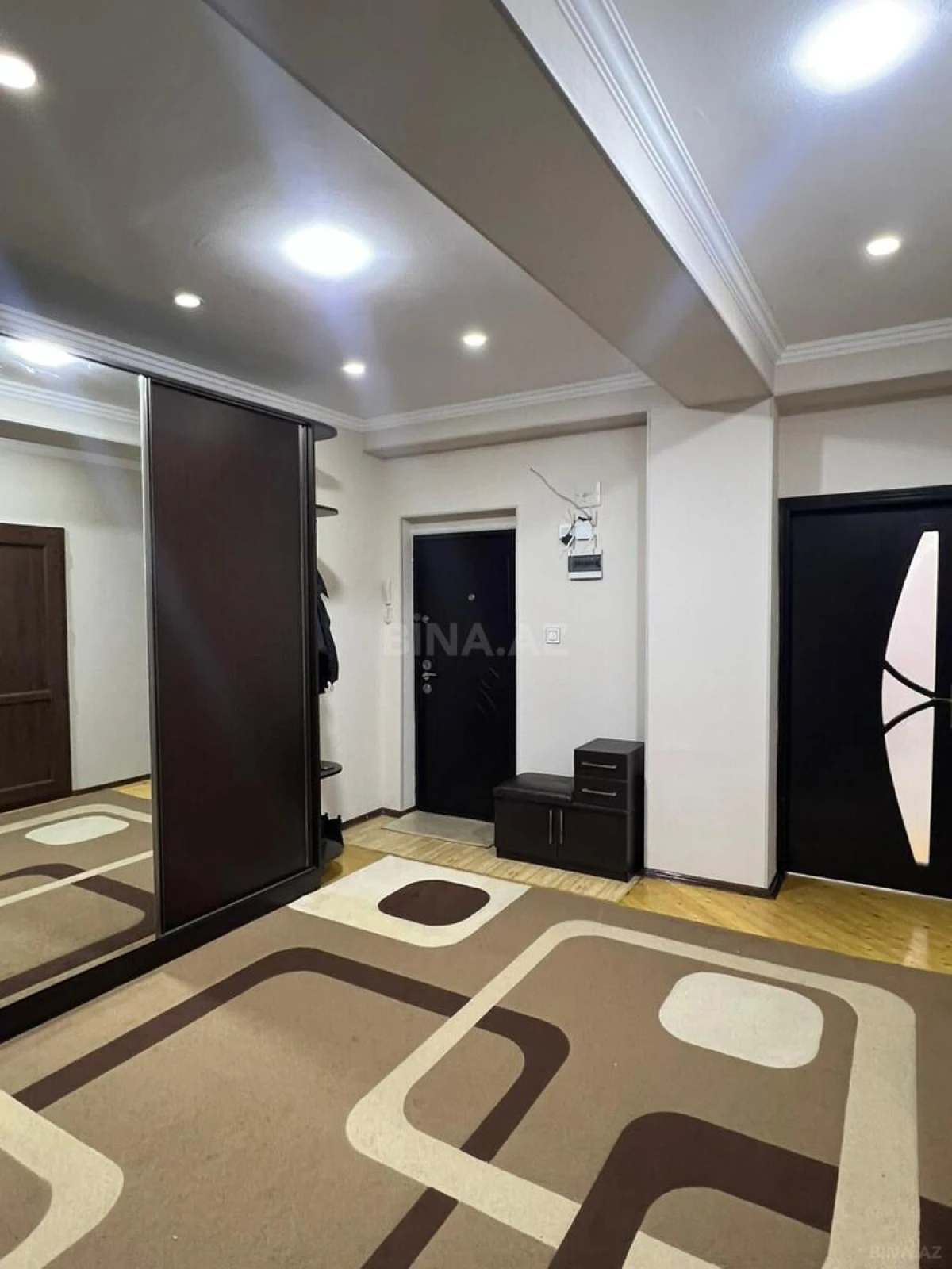 Kirayə verilir 3 otaqlı mənzil 102 m²