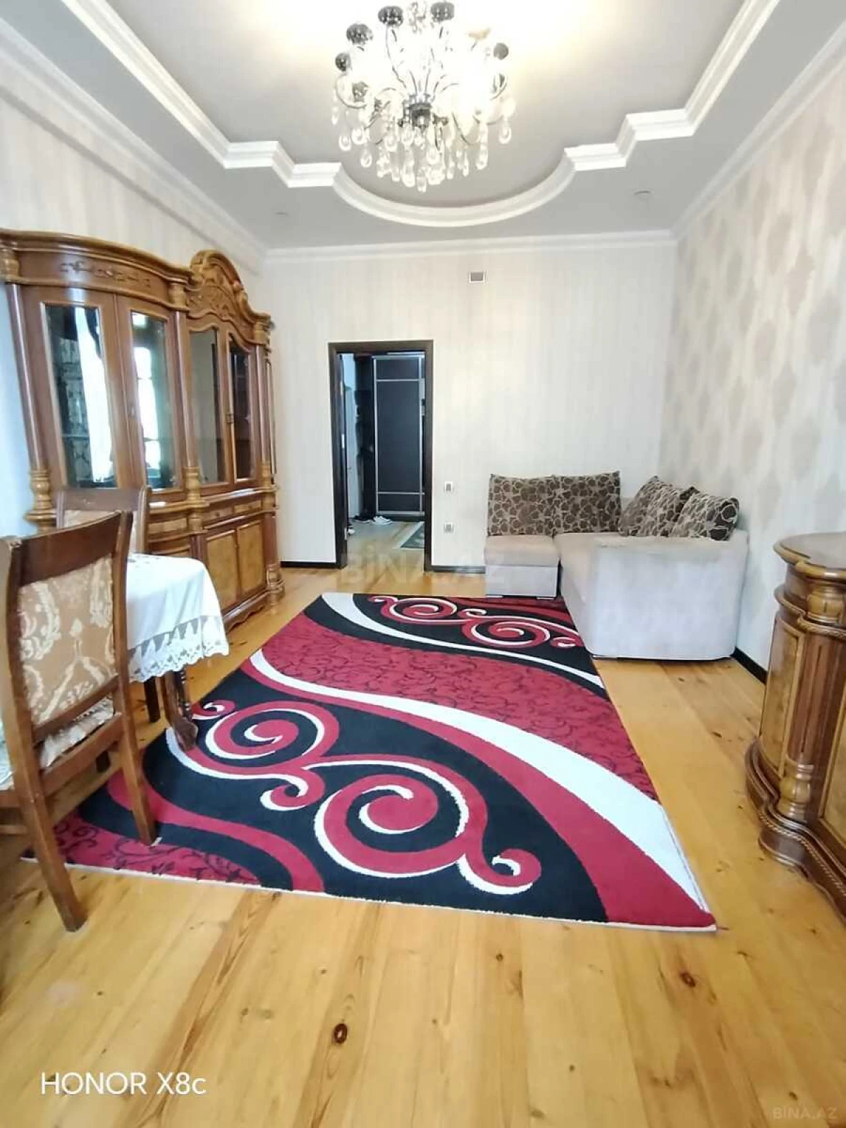 Kirayə verilir 2 otaqlı mənzil 90 m²