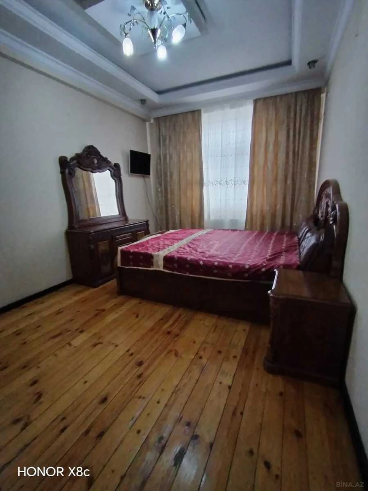 Kirayə verilir 2 otaqlı mənzil 90 m²