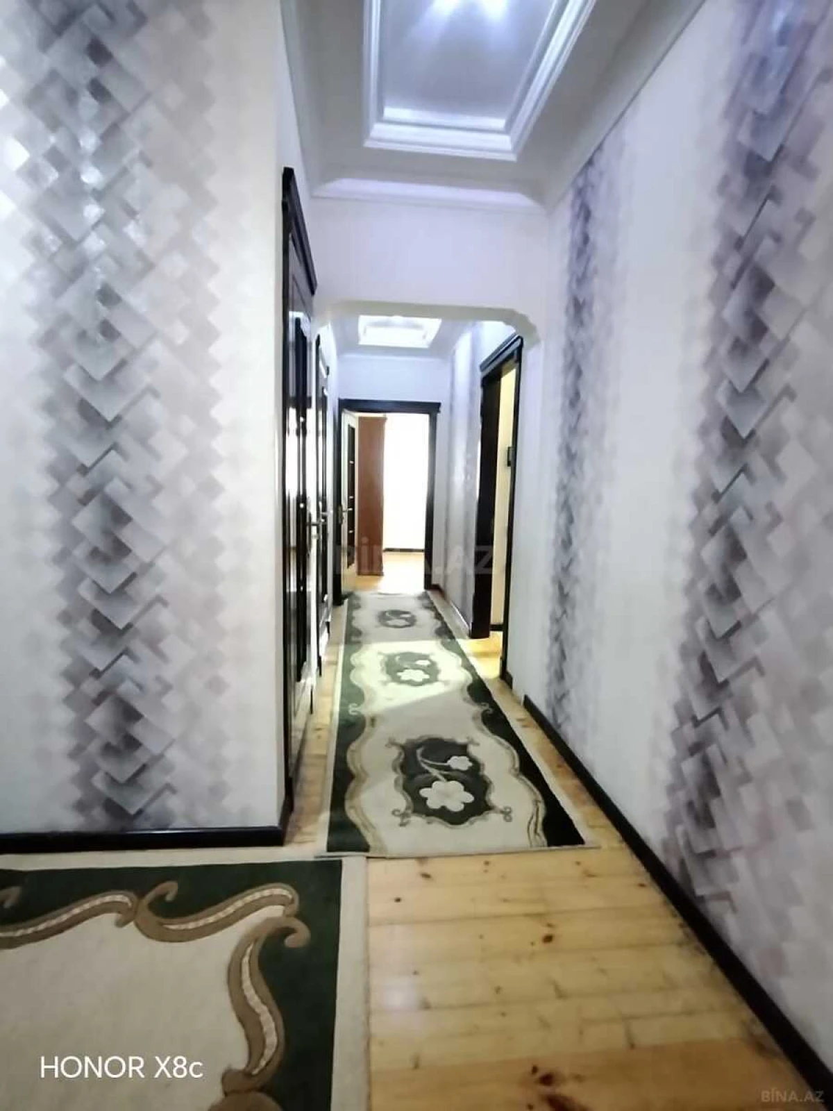 Kirayə verilir 2 otaqlı mənzil 90 m²