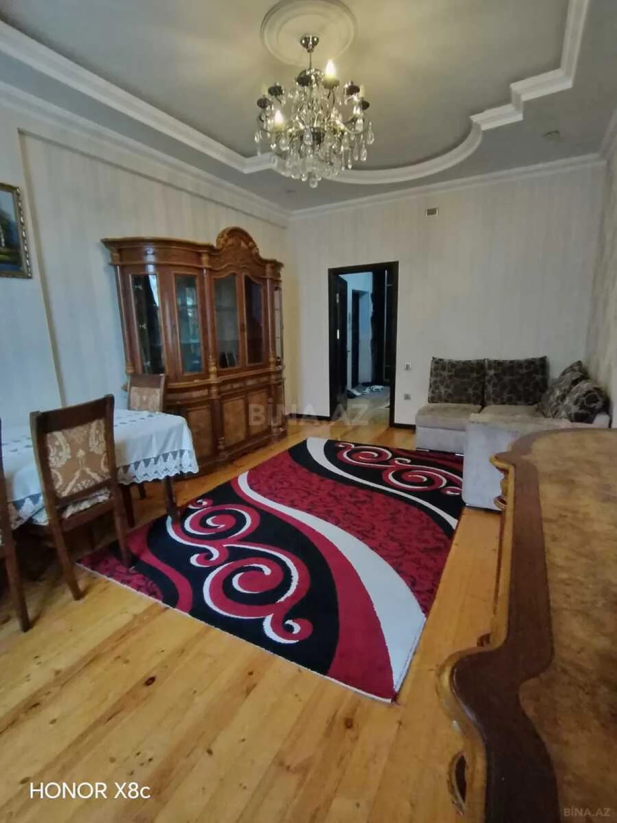 Kirayə verilir 2 otaqlı mənzil 90 m²