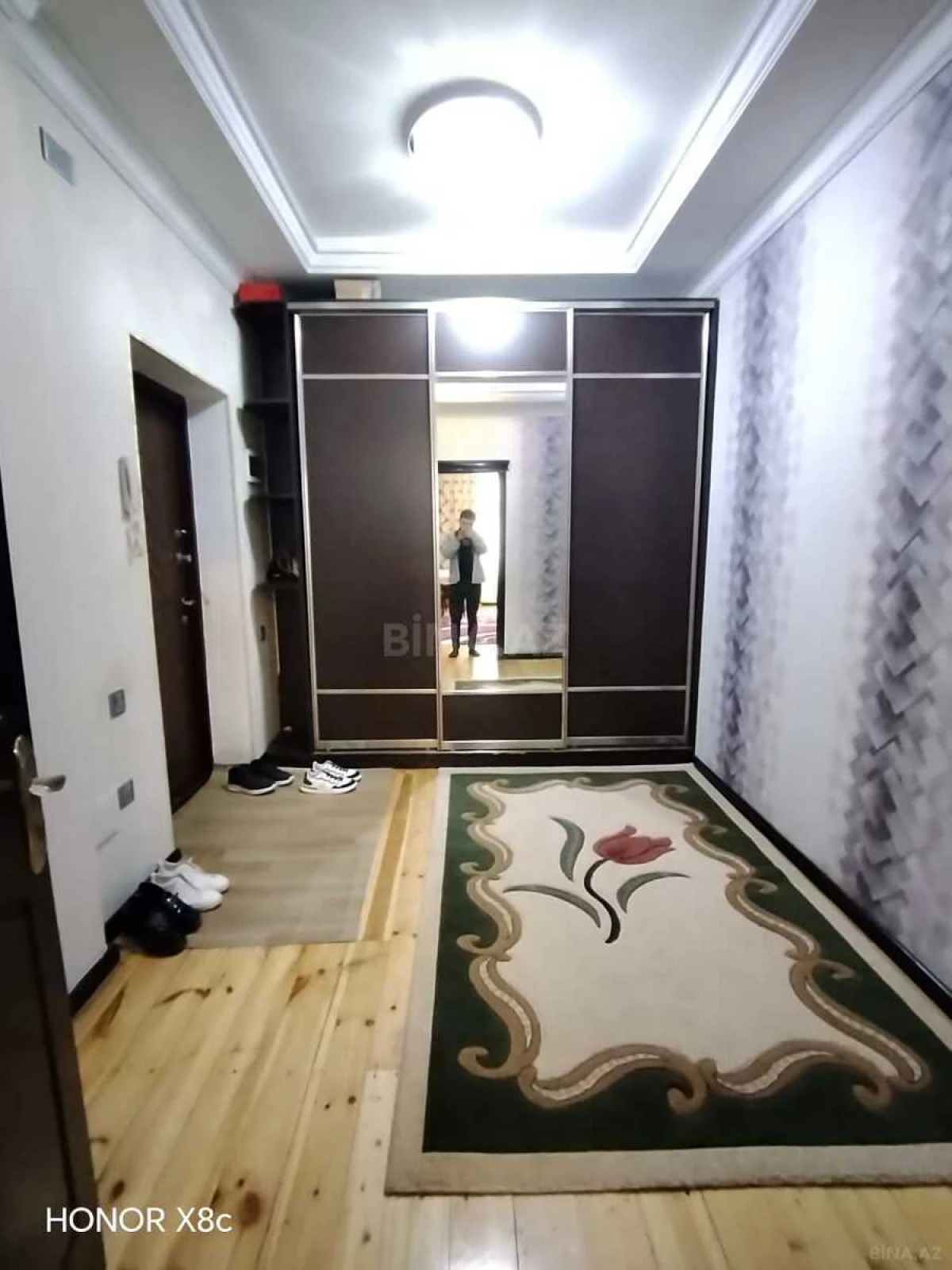 Kirayə verilir 2 otaqlı mənzil 90 m²