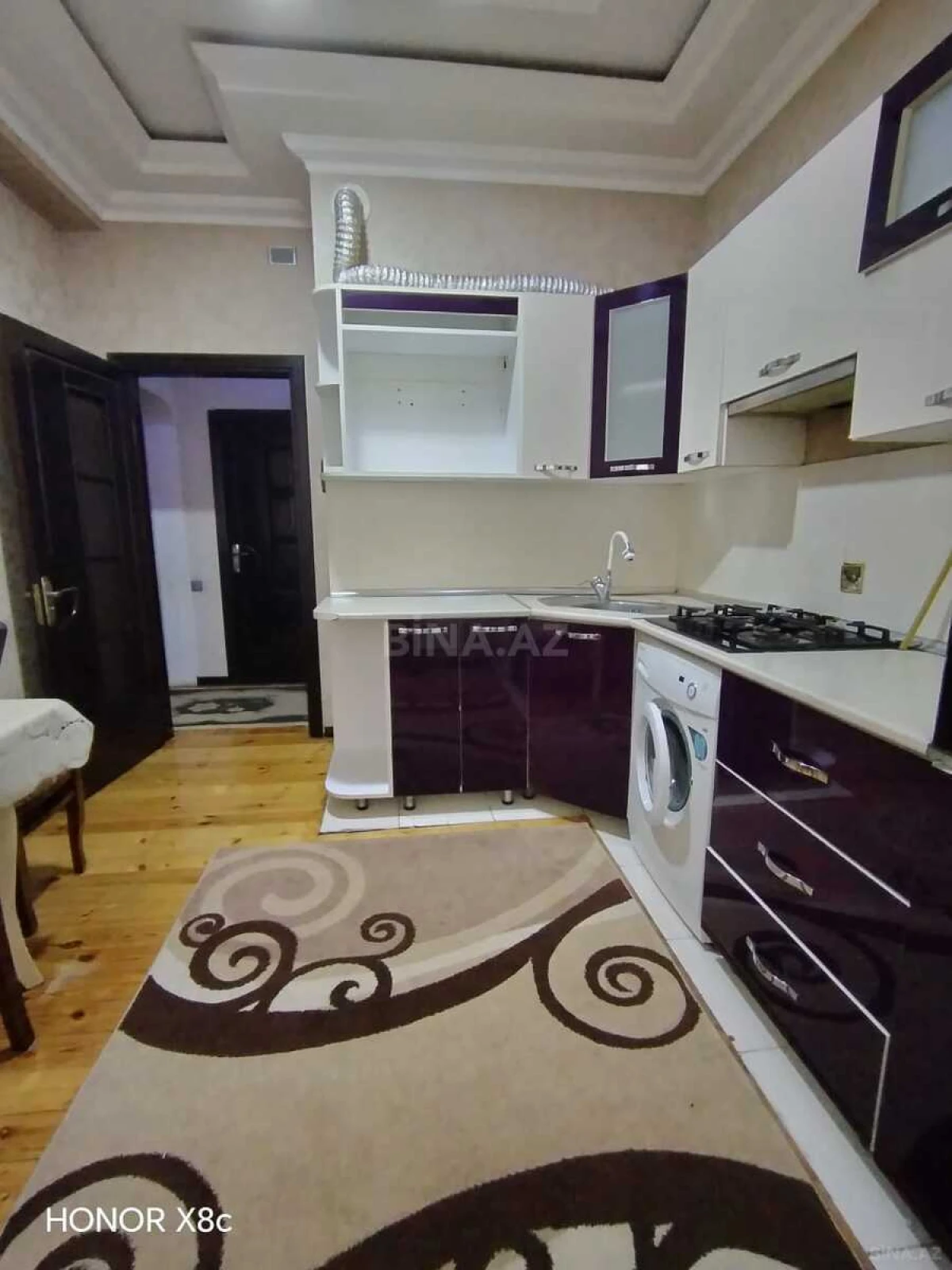 Kirayə verilir 2 otaqlı mənzil 90 m²