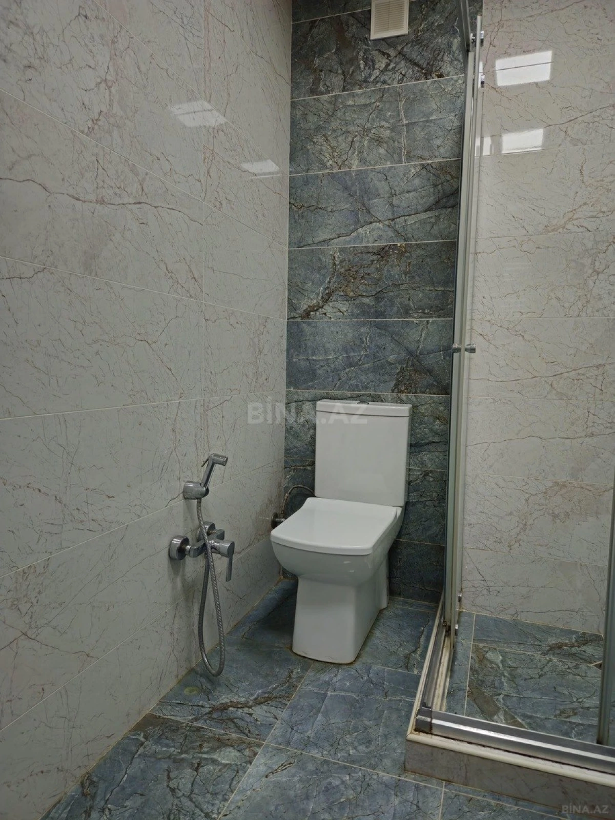 Kirayə verilir 2 otaqlı mənzil 45 m²