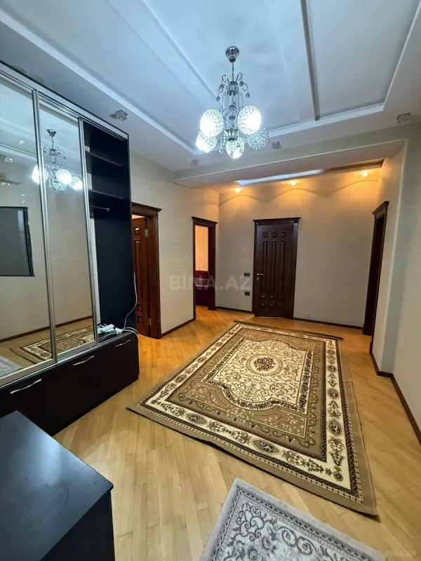 Kirayə verilir 3 otaqlı mənzil 108 m²