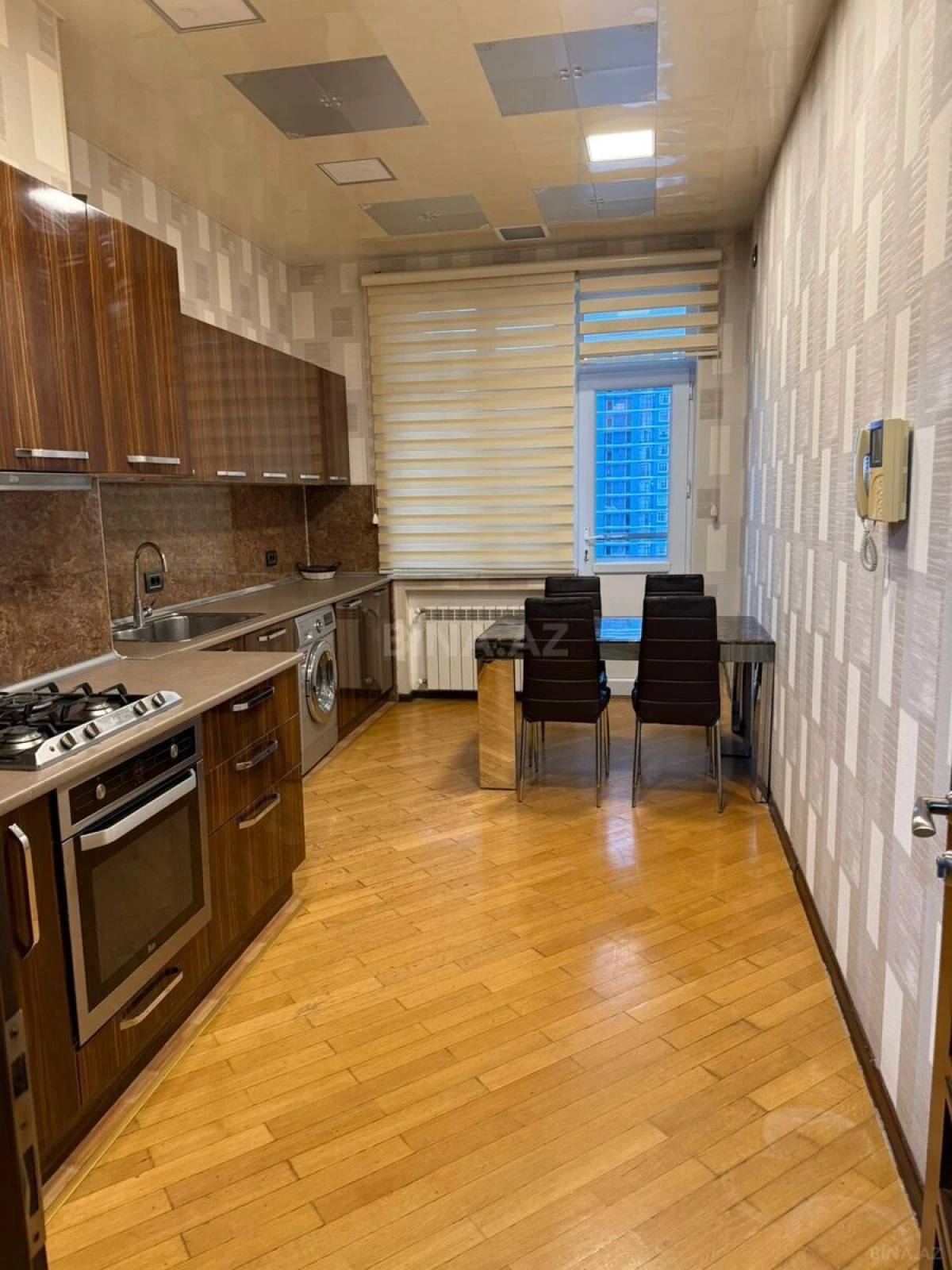 Kirayə verilir 3 otaqlı mənzil 108 m²